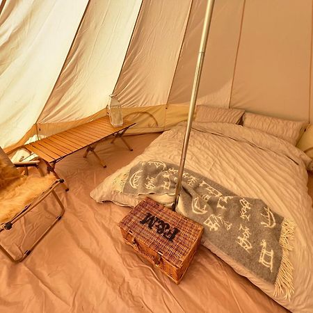Bell Tent 4M Fossewold Farm Camping Moreton-in-Marsh المظهر الخارجي الصورة