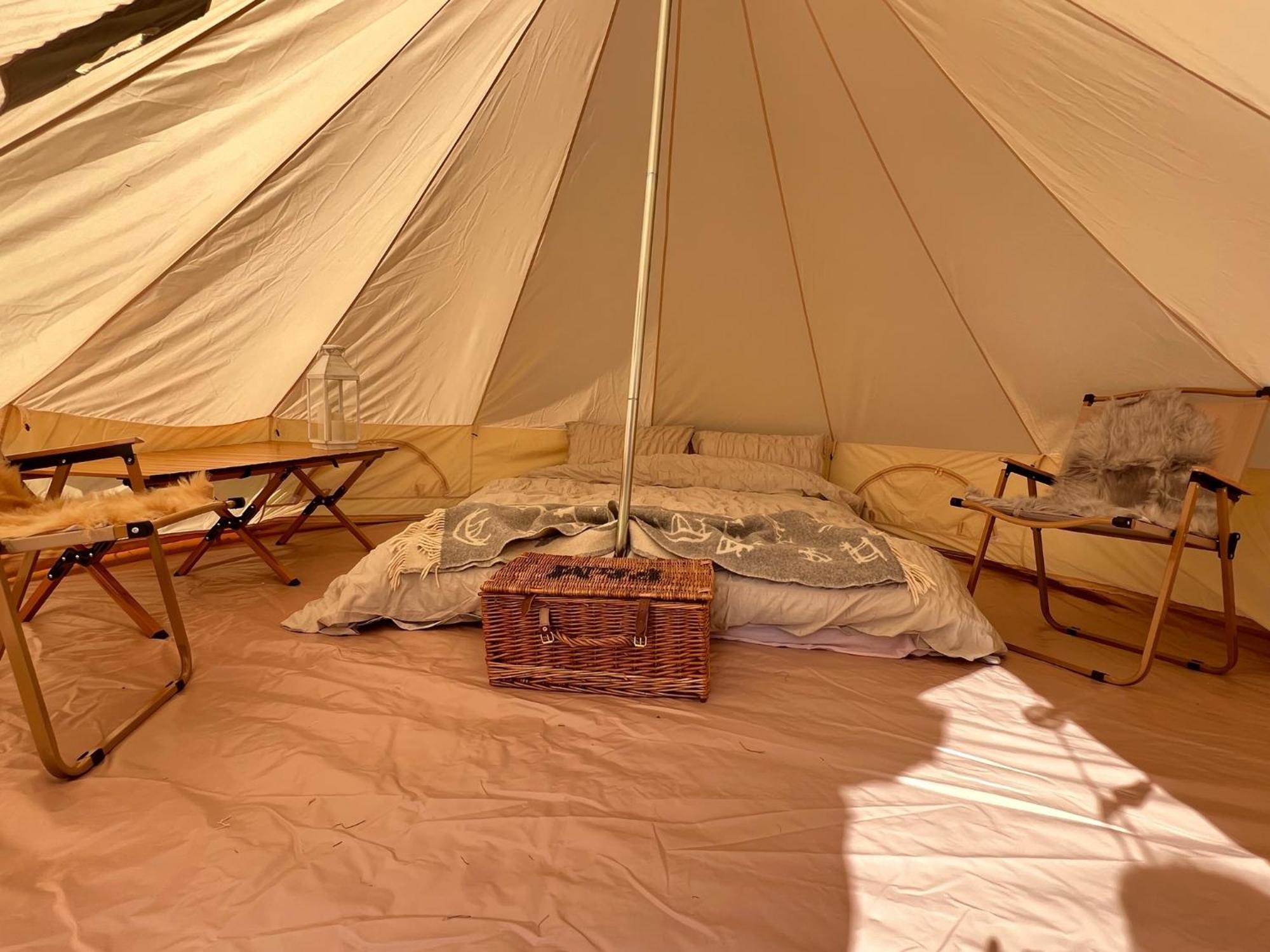 Bell Tent 4M Fossewold Farm Camping Moreton-in-Marsh المظهر الخارجي الصورة